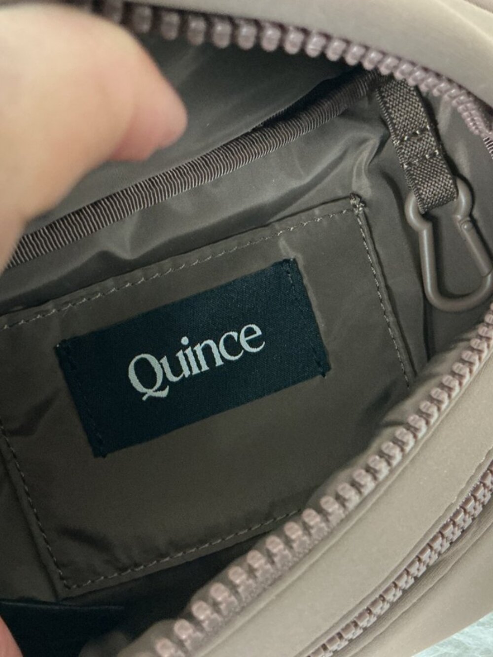 Quince Espresso Brown All Day Neoprene Belt Bag NWOT - Picture 3 of 3